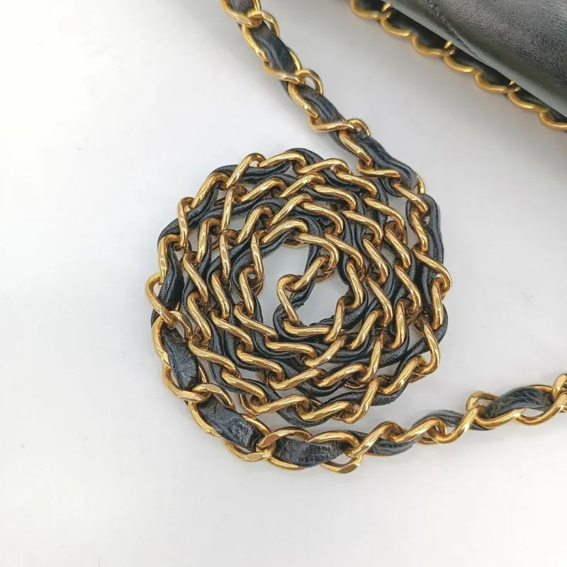 jt645-chanel-vintage-black-lambskin-cross-stripe-flap-bag