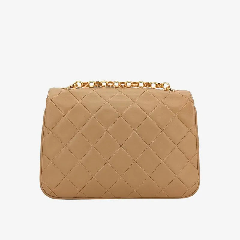ra504-chanel-vintage-beige-lambskin-gold-chain-flap-bag