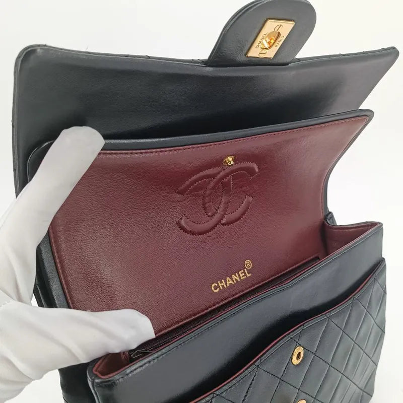 ju603-chanel-vintage-black-lambskin-25cm-flap-bag