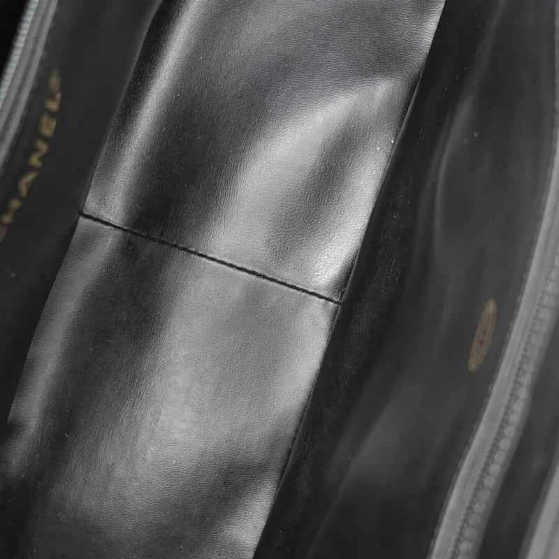 jq847-chanel-vintage-black-caviar-leather-quilted-vanity-case