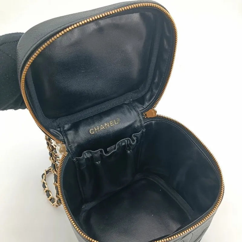 jt097-chanel-vintage-black-caviar-leather-cosmetic-bag