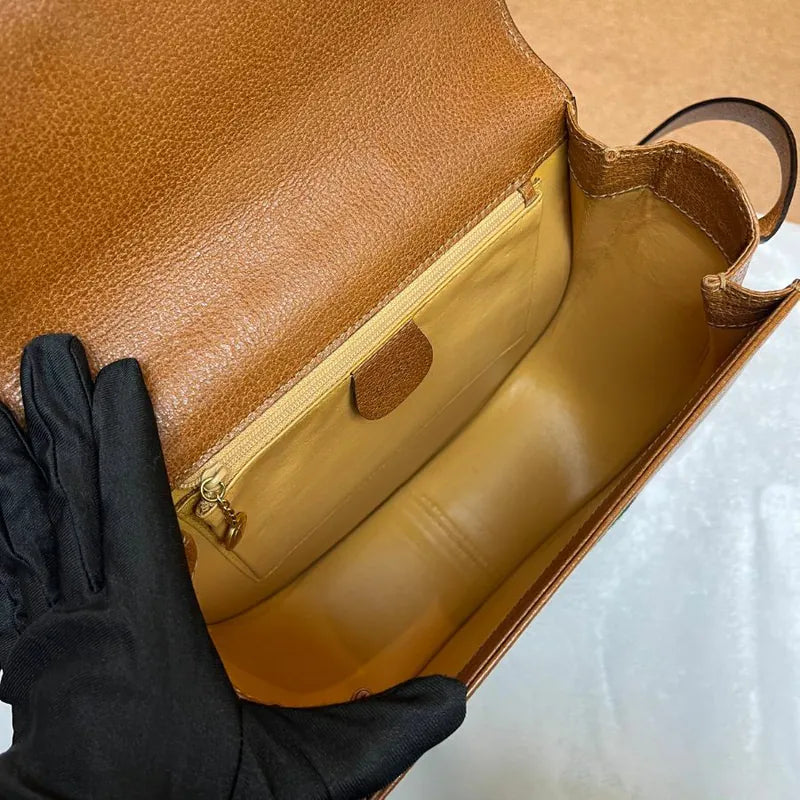 rb126-gucci-vintage-brown-leather-sherry-line-buckle-round-shoulder-bag