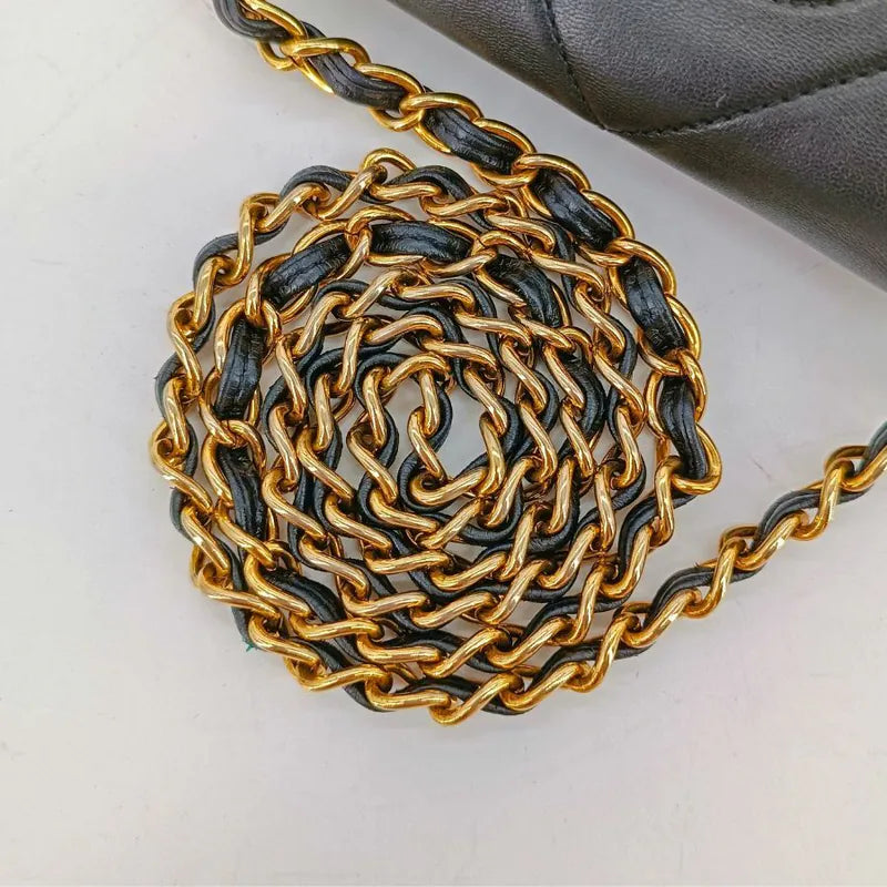 rb286-chanel-vintage-black-lambskin-quilted-flap-bag