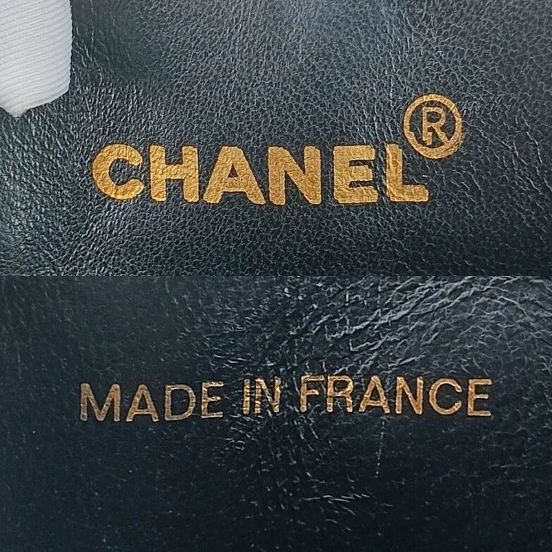 rb288-chanel-vintage-black-lambskin-gold-chain-camera-bag