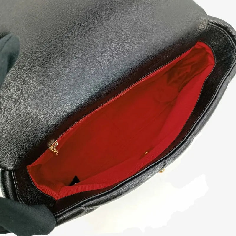 ra243-chanel-black-shiny-lambskin-quilted-19-shoulder-bag