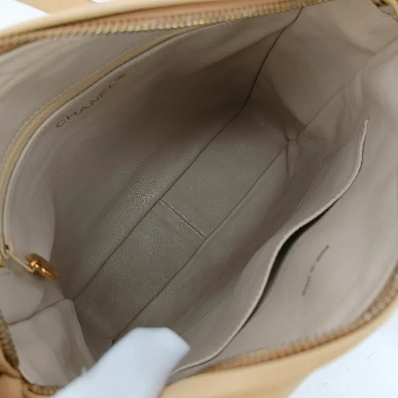 ra999-chanel-vintage-beige-lambskin-quilted-camera-bag