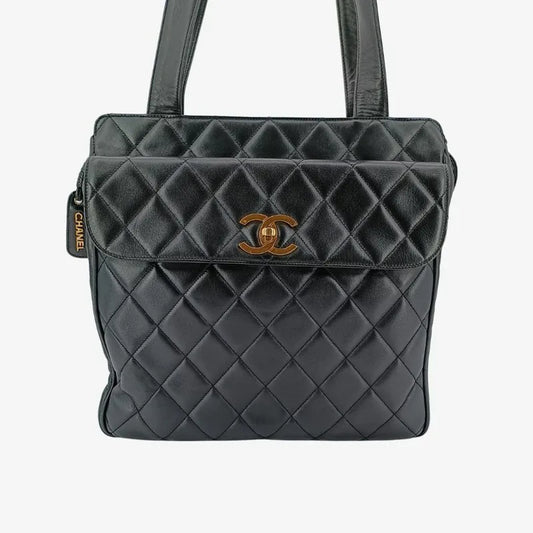 ra916-chanel-vintage-black-lambskin-quilted-tote-bag