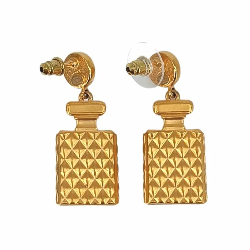 jt505-chanel-no5-perfume-bottle-cc-logo-pendant-earrings