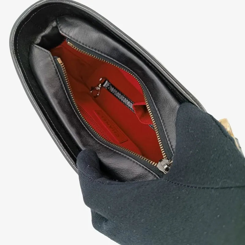 ra257-chanel-black-calfskin-gabrielle-shoulder-bag