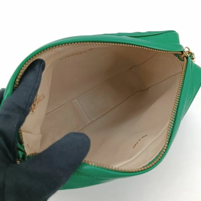 jt300-chanel-vintage-green-lambskin-tassel-camera-bag