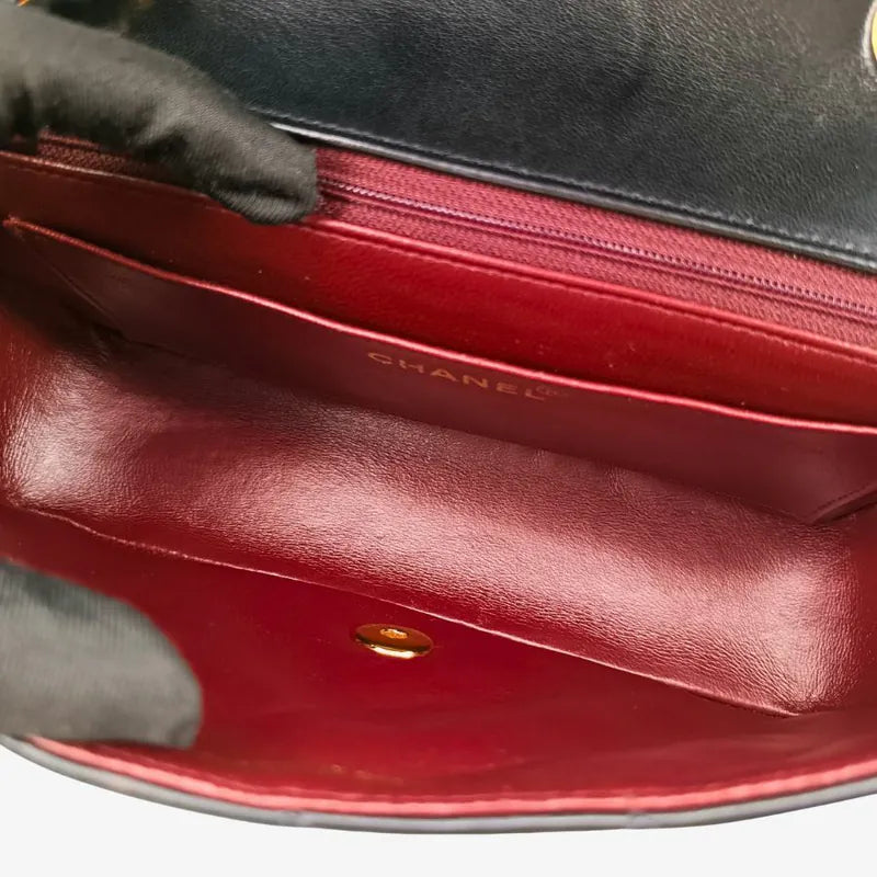 rb623-chanel-vintage-black-lambskin-22cm-diana-flap-bag