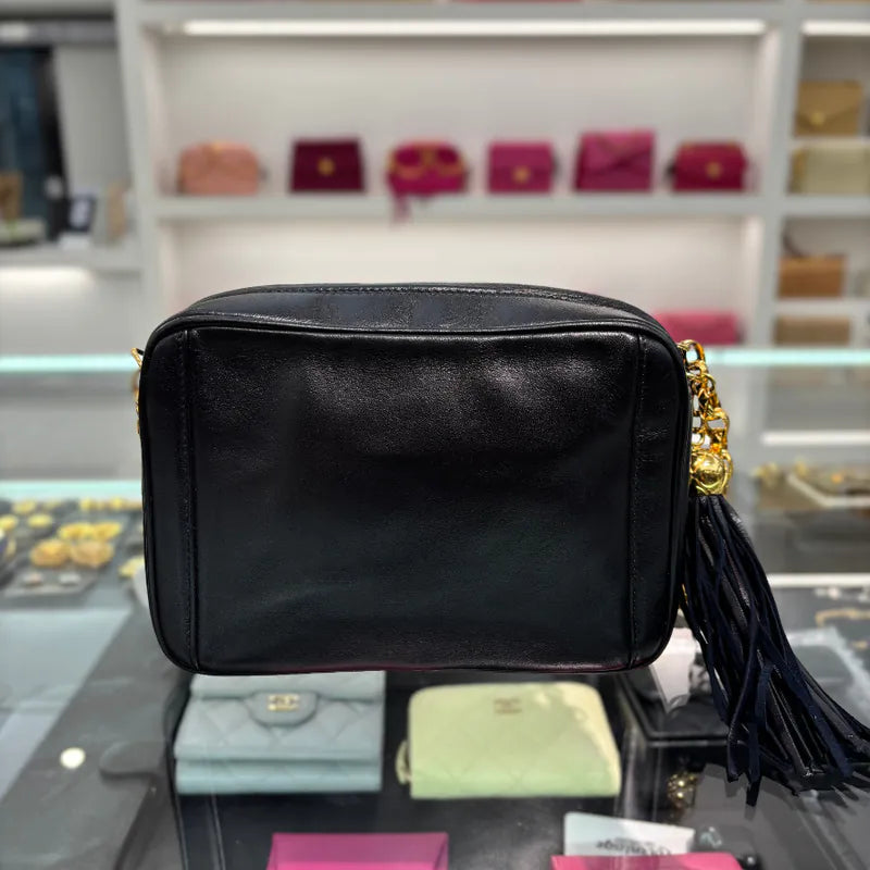 rc584-chanel-vintage-navy-lambskin-gold-chain-camera-bag