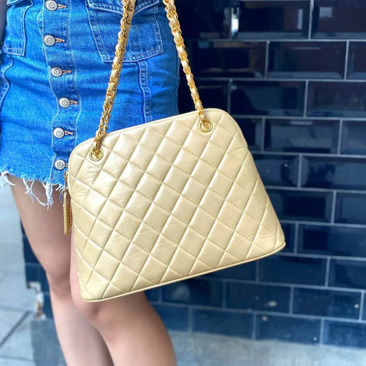 jt095-chanel-vintage-beige-lambskin-quilted-tote-bag