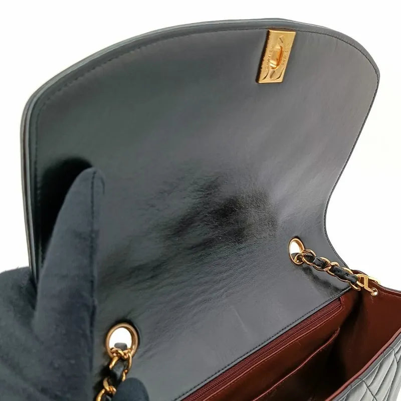 js529-chanel-vintage-black-lambskin-25cm-diana-flap-bag