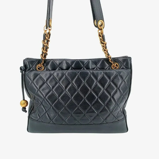 jt065-chanel-vintage-black-lambskin-quilted-tote-bag