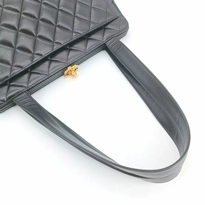jt180-chanel-vintage-black-lambskin-kisslock-tote-bag