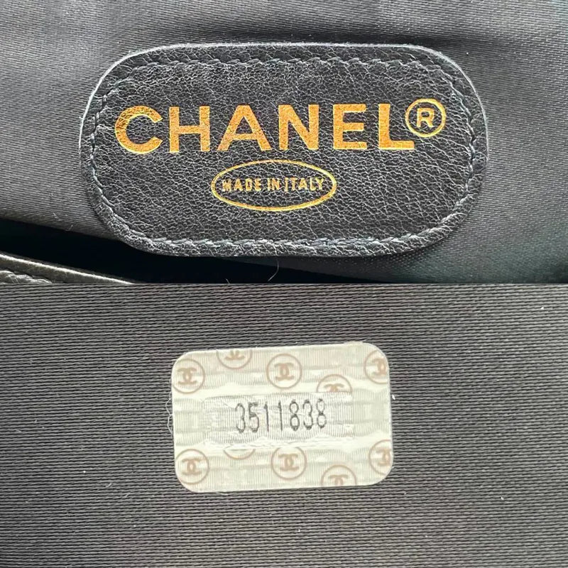 jw874-chanel-vintage-black-lambskin-quilted-tote-bag