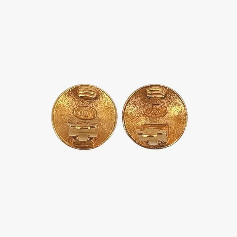 jt360-chanel-vintage-cc-crown-gold-plated-clip-on-earrings