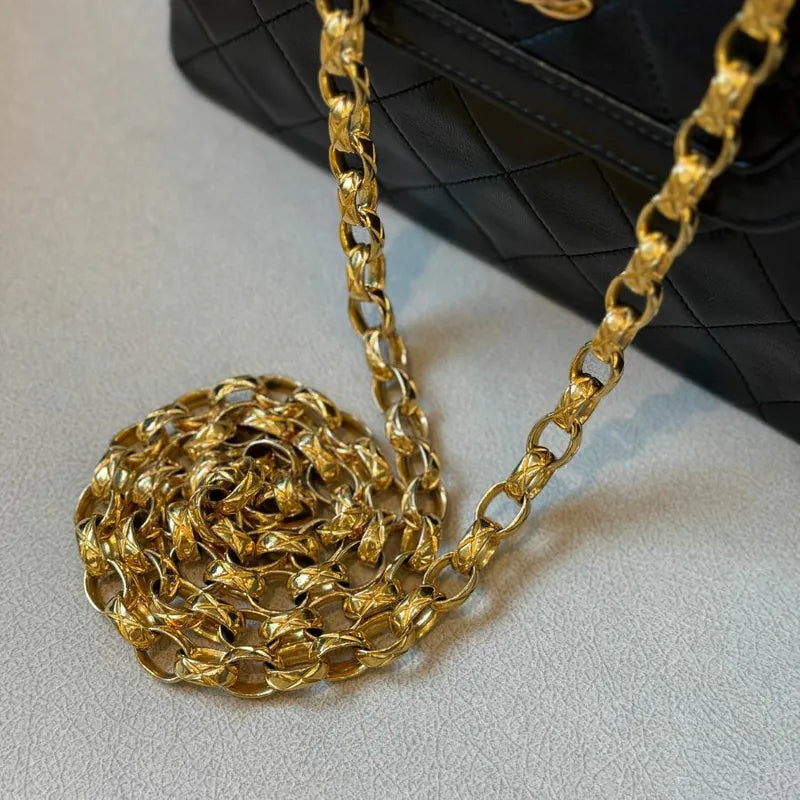 rc664-chanel-vintage-black-lambskin-trapeze-flap-bag