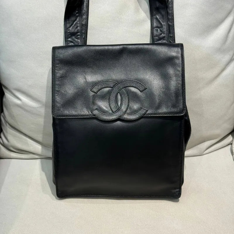 jx064-chanel-vintage-black-lambskin-backpack