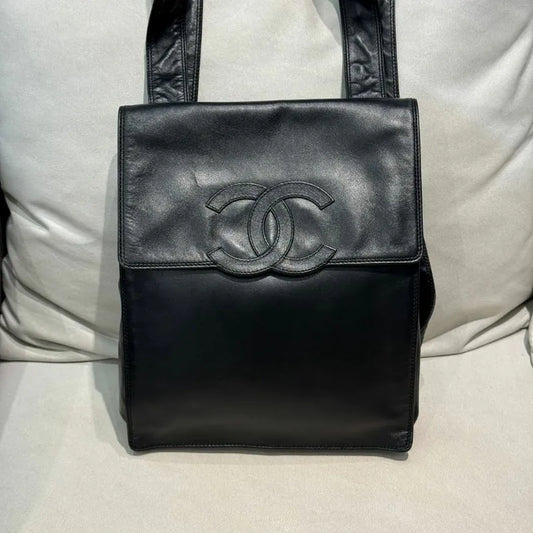 jx064-chanel-vintage-black-lambskin-backpack
