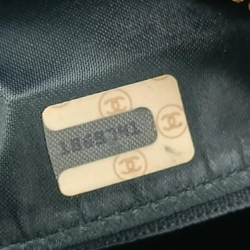 jah131-chanel-vintage-black-lambskin-tassel-camera-bag