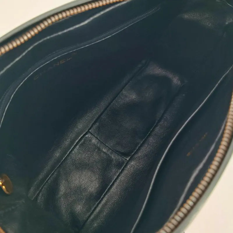 rb236-chanel-vintage-black-lambskin-tessel-camera-bag