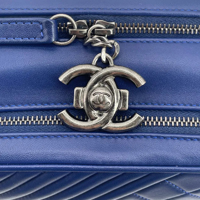 yu010-chanel-navy-quilted-lambskin-coco-boy-camera-case-bag