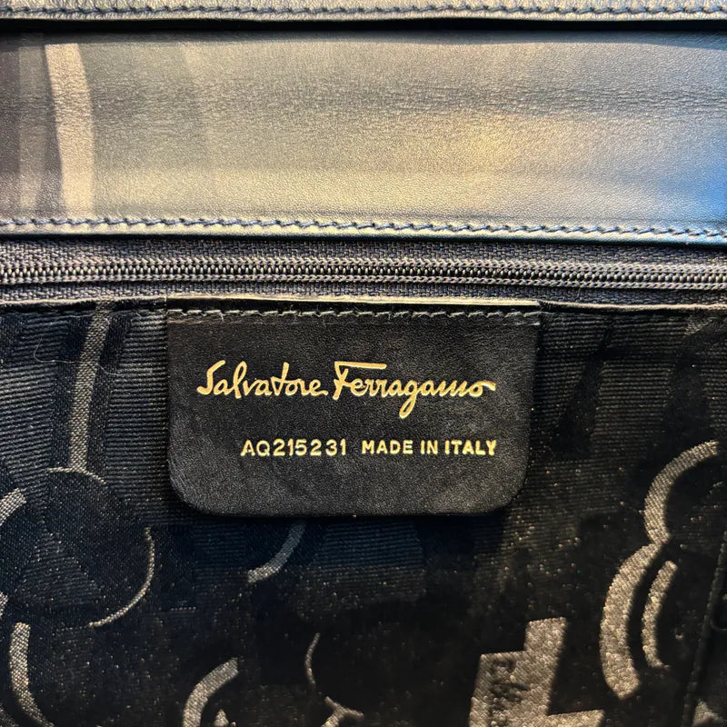 jx912-salvatore-ferragamo-vintage-navy-vara-ribbon-shoulder-bag