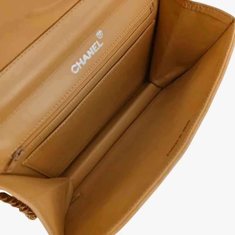 jt968-chanel-vintage-beige-lambskin-double-lock-flap-bag