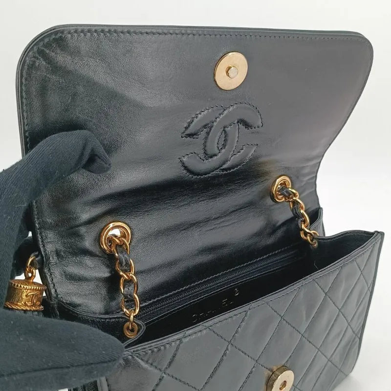 ra135-chanel-vintage-black-lambskin-quilted-flap-bag