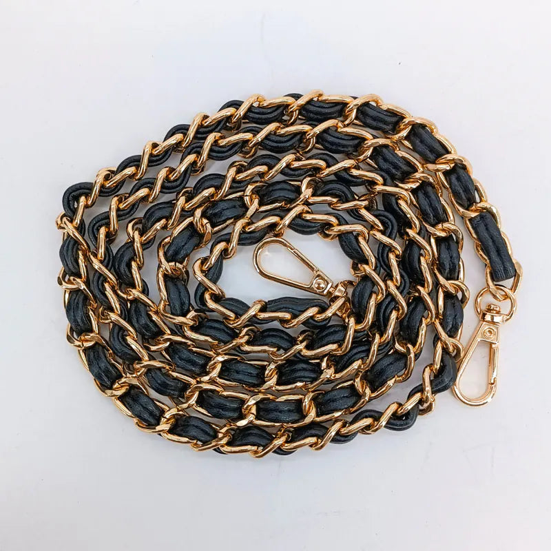 ju710-chanel-vintage-black-caviar-leather-cosmetic-bag