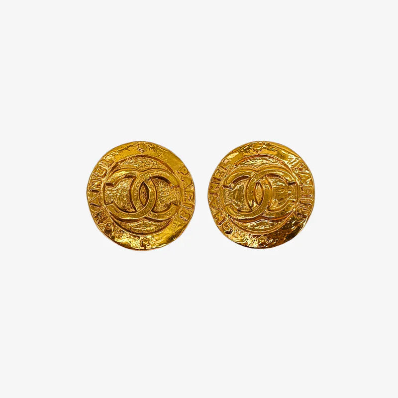 rb258-chanel-vintage-round-gold-plated-clip-on-earrings