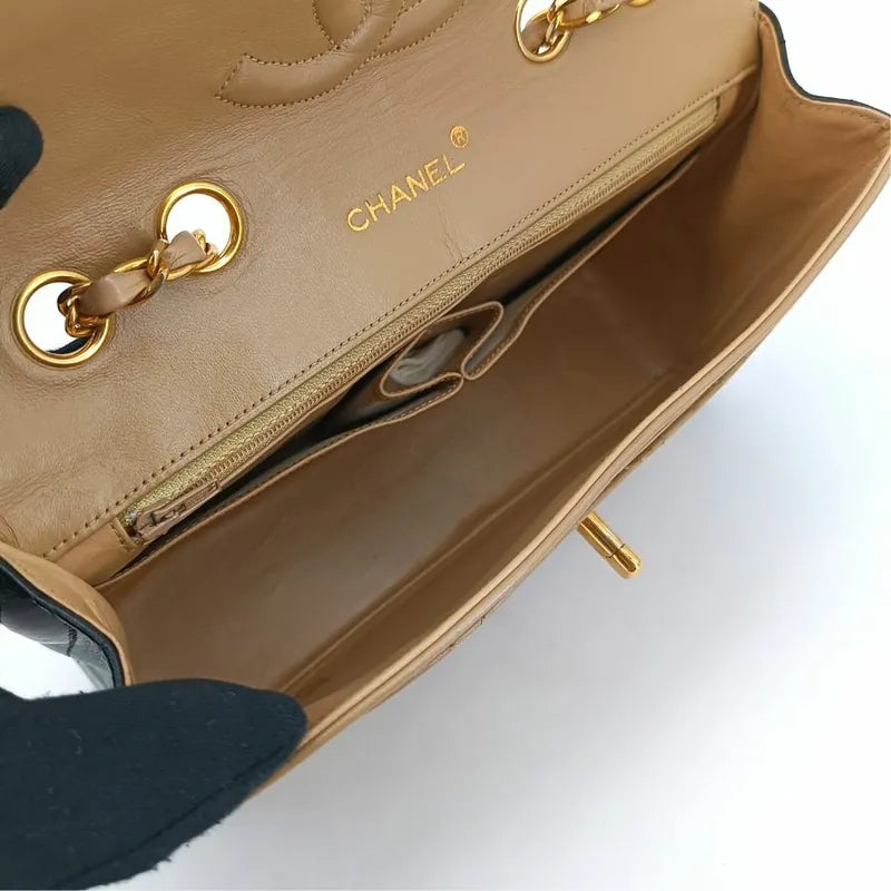 jt253-chanel-vintage-beige-lambskin-quilted-flap-bag