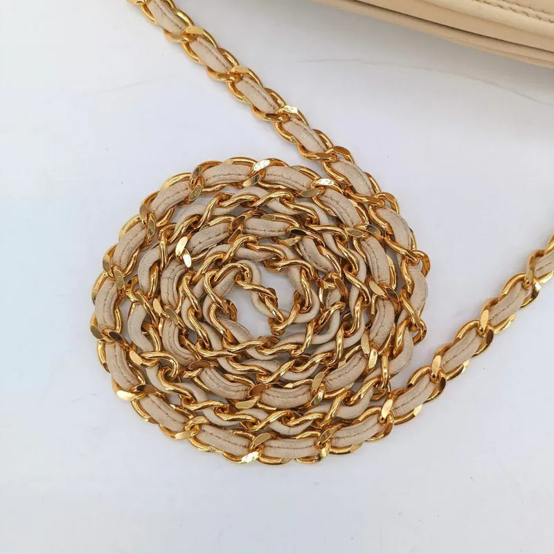 jah152-chanel-vintage-beige-lambskin-tassel-camera-bag