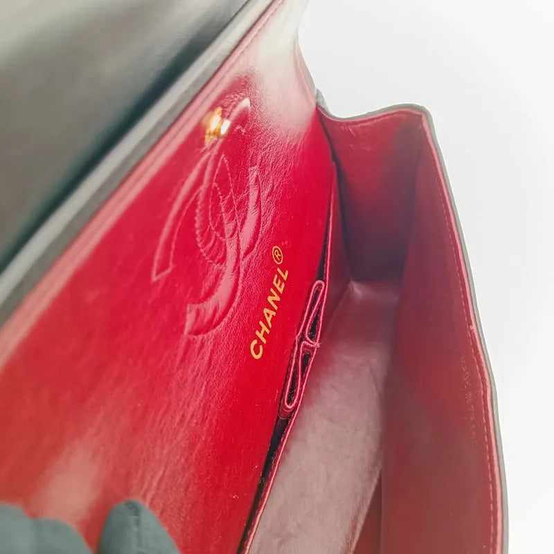 jt076-chanel-vintage-black-lambskin-23cm-classic-flap-bag