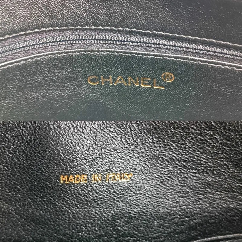 jr611-chanel-vintage-black-lambskin-camera-bag