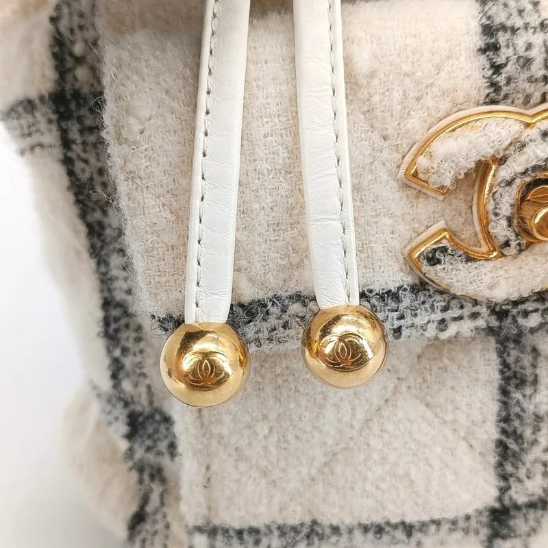 c342-chanel-white-tweed-duma-backpack