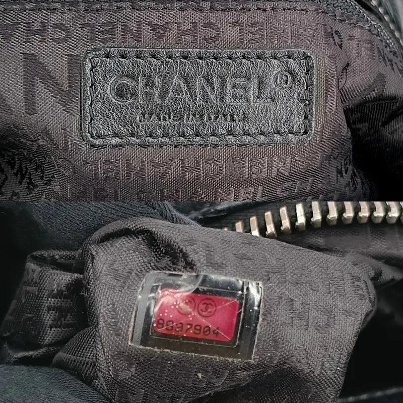 ra546-chanel-vintage-black-caviar-leather-chocolate-bar-handbag