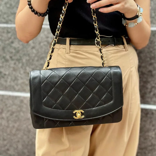 rb378-chanel-vintage-black-lambskin-25cm-diana-flap-bag