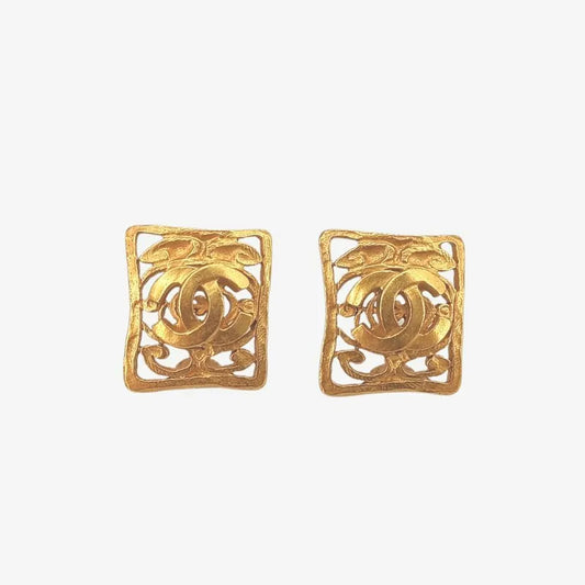 js563-chanel-vintage-cc-gold-plated-clip-on-earrings