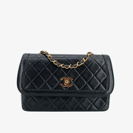 jr916-chanel-vintage-black-lambskin-quilted-flap-bag