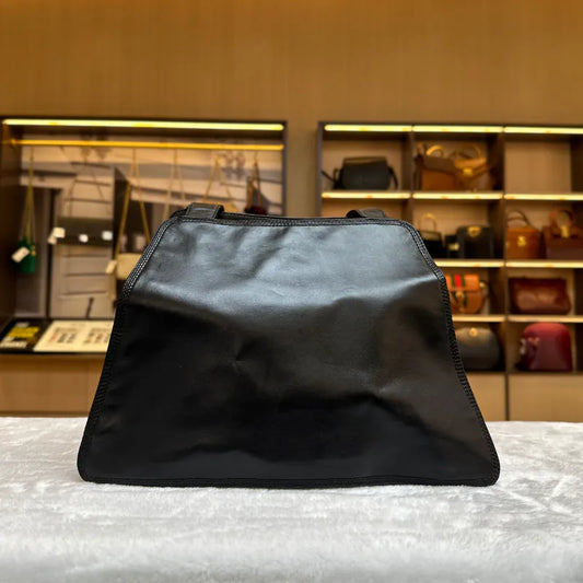 rc402-loewe-vintage-black-lambskin-shoulder-bag