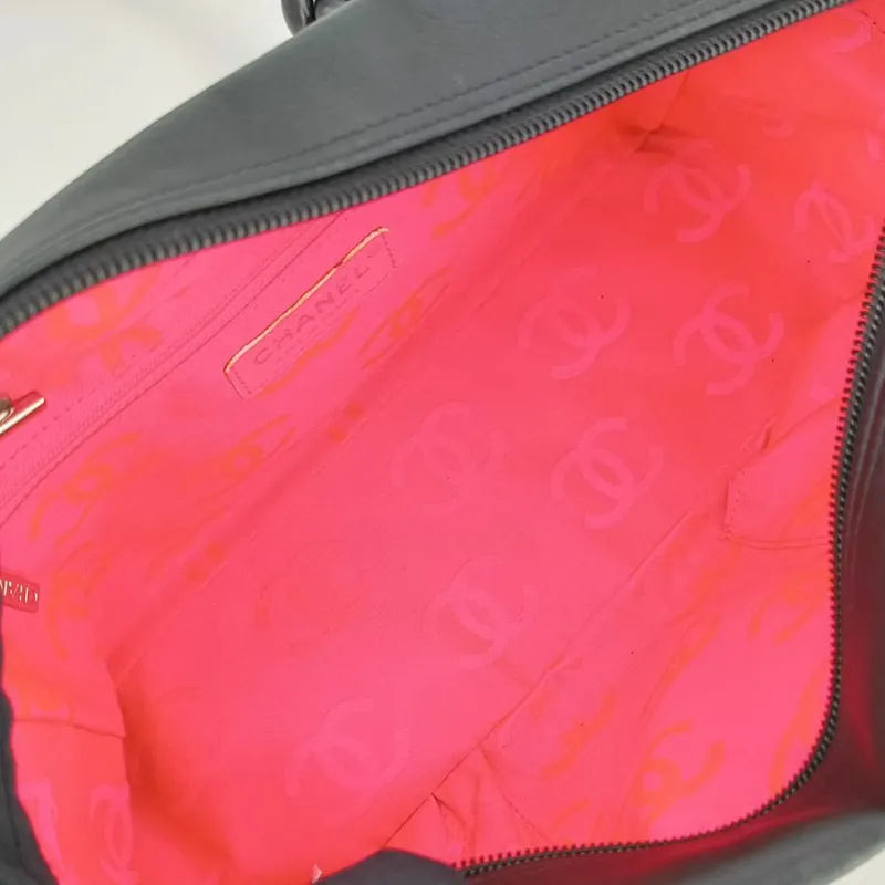 jr676-chanel-vintage-black-calfskin-cambon-bowler-bag