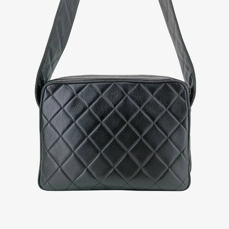 rb493-chanel-vintage-black-lambskin-tessel-camera-bag