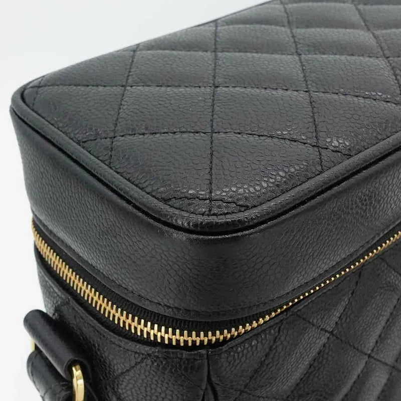 jq847-chanel-vintage-black-caviar-leather-quilted-vanity-case