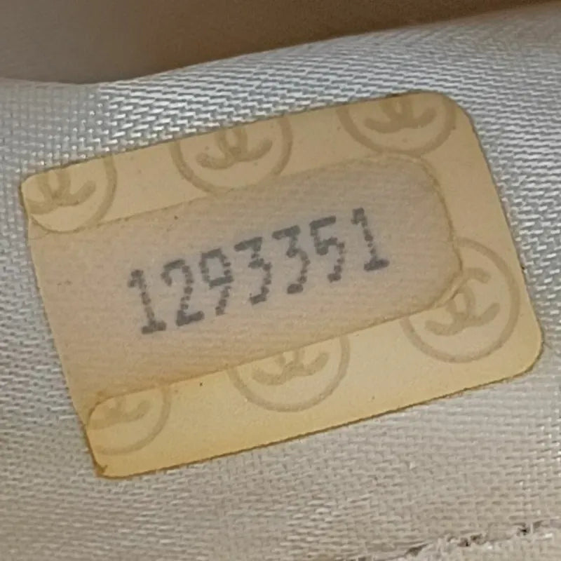 ra968-chanel-vintage-beige-lambskin-tassel-camera-bag