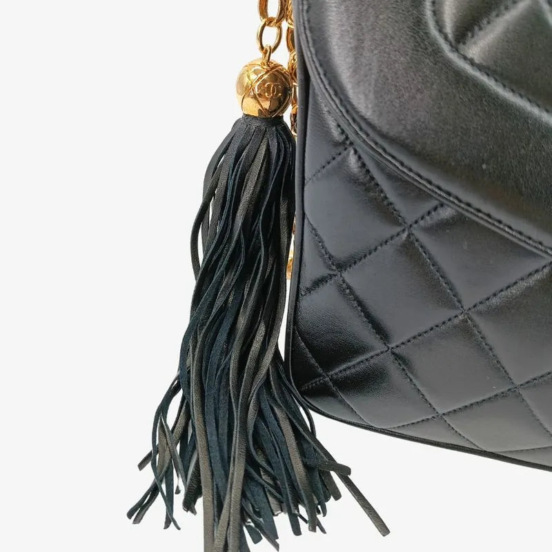 ra455-chanel-vintage-black-lambskin-gold-chain-camera-bag