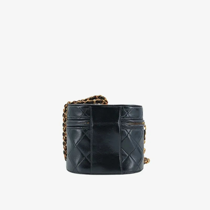 ra253-chanel-vintage-black-lambskin-tassel-bucket-bag