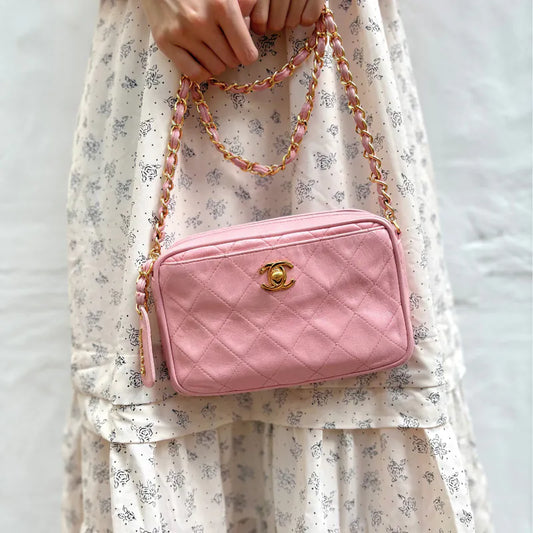 C646 - CHANEL Vintage Pink Lambskin Quilted Camera Bag
